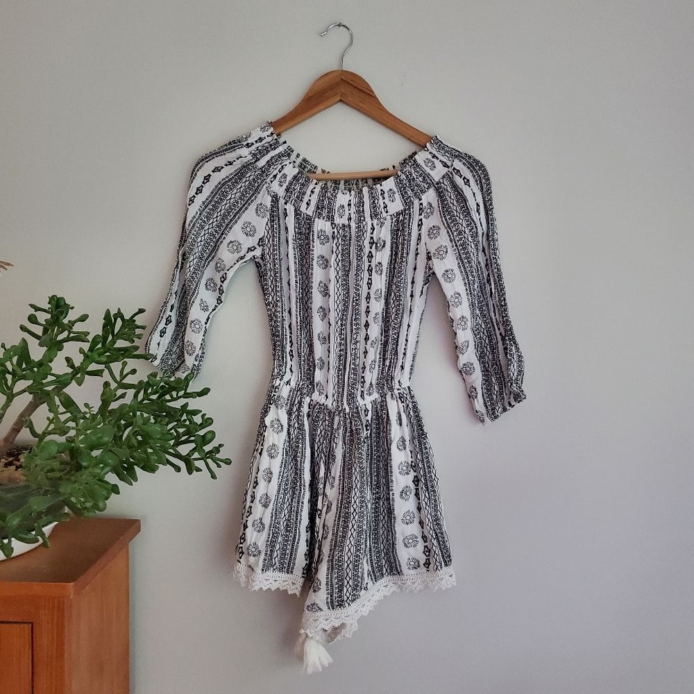 Abercrombie and Fitch black and white tribal romper size XS